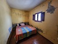 Landhuis met 5 slaapkamers en 1 badkamer in Caudete in Spanish Fincas