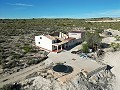 Landhuis met 5 slaapkamers en 1 badkamer in Caudete in Spanish Fincas