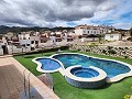 Villa urbana de 3 dormitorios a poca distancia de Monovar con piscina comunitaria y pistas de pádel in Spanish Fincas