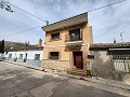 2 (possibly 3) bedroom property with 2 baths and large gardens in Spanish Fincas