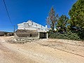 Geräumiges Landhaus mit 8 Zimmern zum Renovieren in Yecla in Spanish Fincas