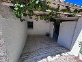 Spacious country house with 8 rooms to renovate in Yecla in Spanish Fincas