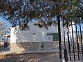Casa de campo de 4 dormitorios cerca de Yecla in Spanish Fincas