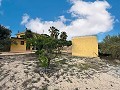 Belle villa avec piscine et 5 chambres à Sax in Spanish Fincas