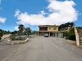 Belle villa avec piscine et 5 chambres à Sax in Spanish Fincas