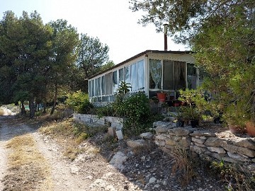 Teilweise renoviertes Landhaus mit 4 Schlafzimmern und 1 Bad