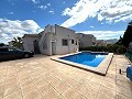 Villa met 3 slaapkamers en 2 badkamers en grote garage in Spanish Fincas
