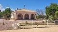 Hermosa Villa De Campo Con Piscina Y Terreno in Spanish Fincas