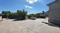 Villa de 4 chambres comprenant un appartement d'invités et une piscine - à distance de marche du village in Spanish Fincas