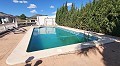 Villa de 4 chambres comprenant un appartement d'invités et une piscine - à distance de marche du village in Spanish Fincas