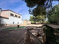 Magnificent country house with renovation potential in Almansa in Spanish Fincas