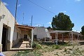 Maison troglodyte de 4 chambres sur un immense terrain in Spanish Fincas