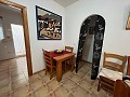 Schöne Villa mit drei Schlafzimmern und separatem Apartment mit einem Schlafzimmer in Spanish Fincas