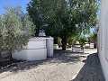 Impresionante villa de 4 dormitorios con piscina en Caudete in Spanish Fincas