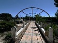 Impresionante villa de 4 dormitorios con piscina en Caudete in Spanish Fincas