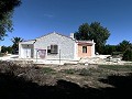 Impresionante villa de 4 dormitorios con piscina en Caudete in Spanish Fincas