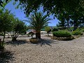 Impresionante villa de 4 dormitorios con piscina en Caudete in Spanish Fincas