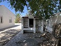 Impresionante villa de 4 dormitorios con piscina en Caudete in Spanish Fincas