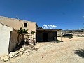 Charmantes Landhaus zum Renovieren in Monóvar in Spanish Fincas