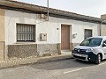 Huis met 3 slaapkamers en grote binnenplaats in Pinoso in Spanish Fincas