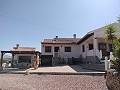 Villa mit unglaublicher Aussicht in einem kleinen Dorf nur wenige Minuten von Pinoso entfernt in Spanish Fincas