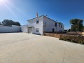 Maison de campagne de 7 chambres avec piscine 9 x 4 et dépendances in Spanish Fincas