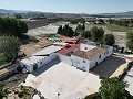 Landhuis met 7 slaapkamers, 9 x 4 zwembad en bijgebouwen in Spanish Fincas