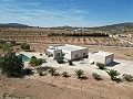 Nouvelle construction de 5 ans, avec 3 chambres, 3 salles de bains, grande piscine et garage in Spanish Fincas