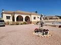 Villa de 3 chambres et 2 salles de bains à Catral avec piscine et accès asphalté in Spanish Fincas