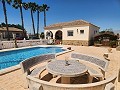 Villa mit 3 Schlafzimmern und 2 Bädern in Catral mit Pool und asphaltiertem Zugang in Spanish Fincas