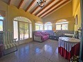 Ruhige Villa Pinoso mit 3 Schlafzimmern in Spanish Fincas