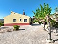 Villa with beautiful views in Caudete in Spanish Fincas