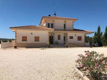 Preciosa villa con piscina en Pinoso