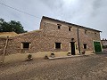 Grande maison de campagne de 200 ans avec piscine in Spanish Fincas