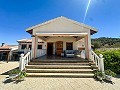 Villa con increíbles vistas en un pequeño pueblo a pocos minutos de Pinoso in Spanish Fincas