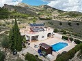 Huis met 3 slaapkamers en 15 kW zonne-energie met grote kamers in Spanish Fincas