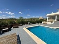 Wunderschöne Villa mit 5 Schlafzimmern und 4 Bädern in Spanish Fincas