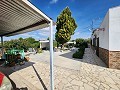 Maison de 4 chambres et 1 salle de bain avec piscine en balsa et terrain de taille raisonnable in Spanish Fincas