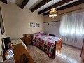 Maison de 4 chambres et 1 salle de bain avec piscine en balsa et terrain de taille raisonnable in Spanish Fincas