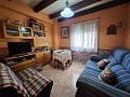 Maison de 4 chambres et 1 salle de bain avec piscine en balsa et terrain de taille raisonnable in Spanish Fincas