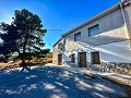 Riesiges Haus auf dem Land mit Grundstücken in Pinoso in Spanish Fincas