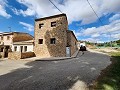 Excelente casa de 5 dormitorios de alta calidad con espacio cercado. in Spanish Fincas