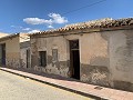 Maison de ville à réformer avec jardin in Spanish Fincas