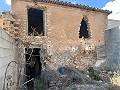 Maison de ville à réformer avec jardin in Spanish Fincas