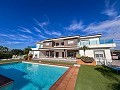 Superbe demeure avec piscine privée, terrain de sport et espace barbecue in Spanish Fincas